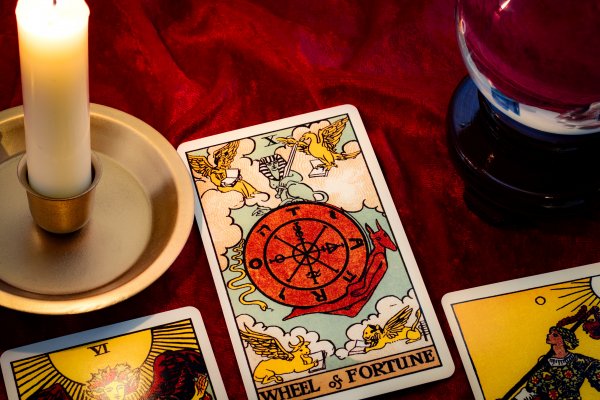 psychic services keen kasamba comparisom tarot cards lit candle 